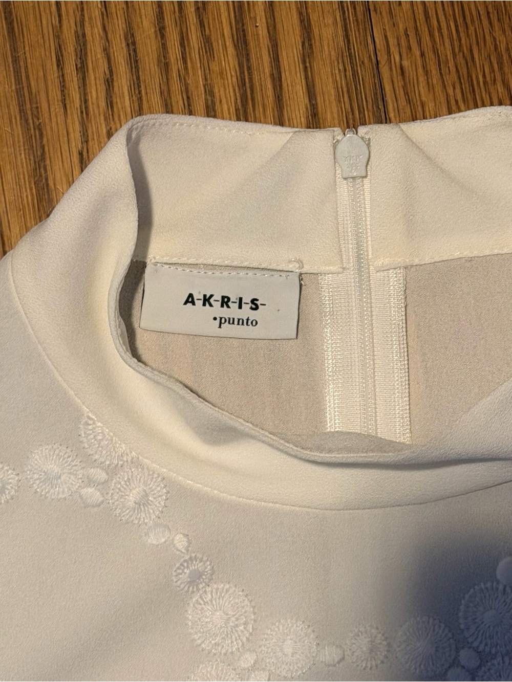 Akris Punto White Embroidered Belted Blouse Mock Neck Long Sleeve - Picture 12 of 16